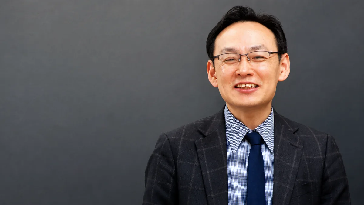鄭 龍権 主任講師